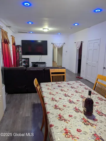 $299,900 | 824 Lincoln Avenue, Schenectady, NY 12307