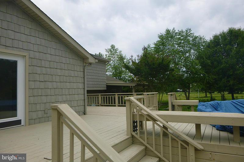 1029 Wagner Point Road Cambridge, MD 21613 - Photo 4 of 23 Exterior (Rear)