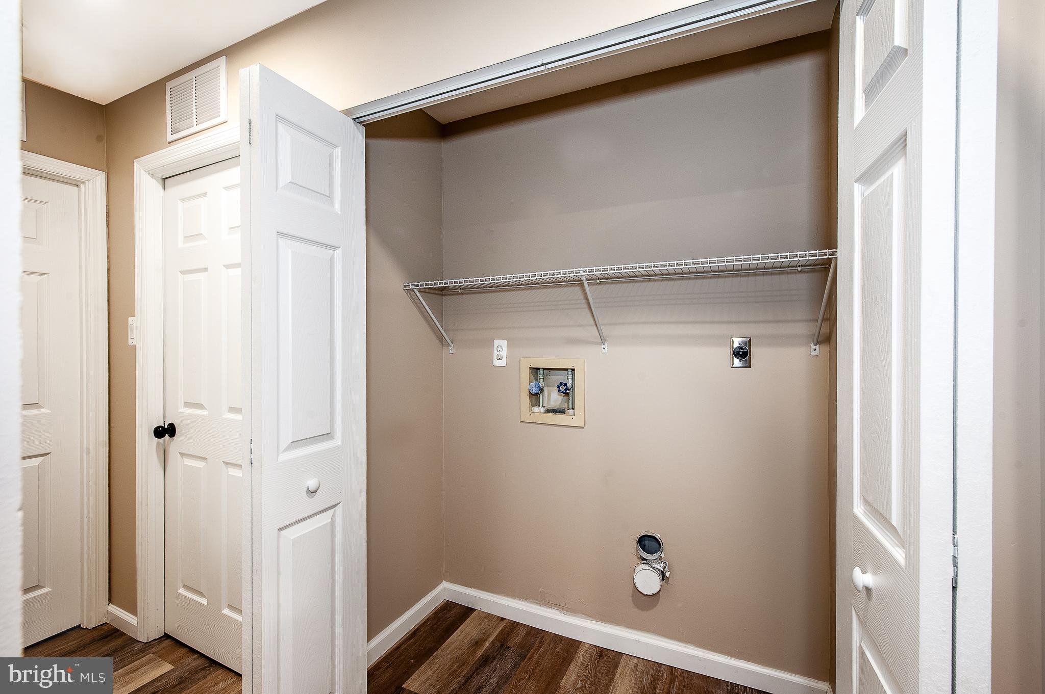 1010 Huntingdon Mews Clementon, NJ 08021 - Photo 11 of 19 a view of a small space