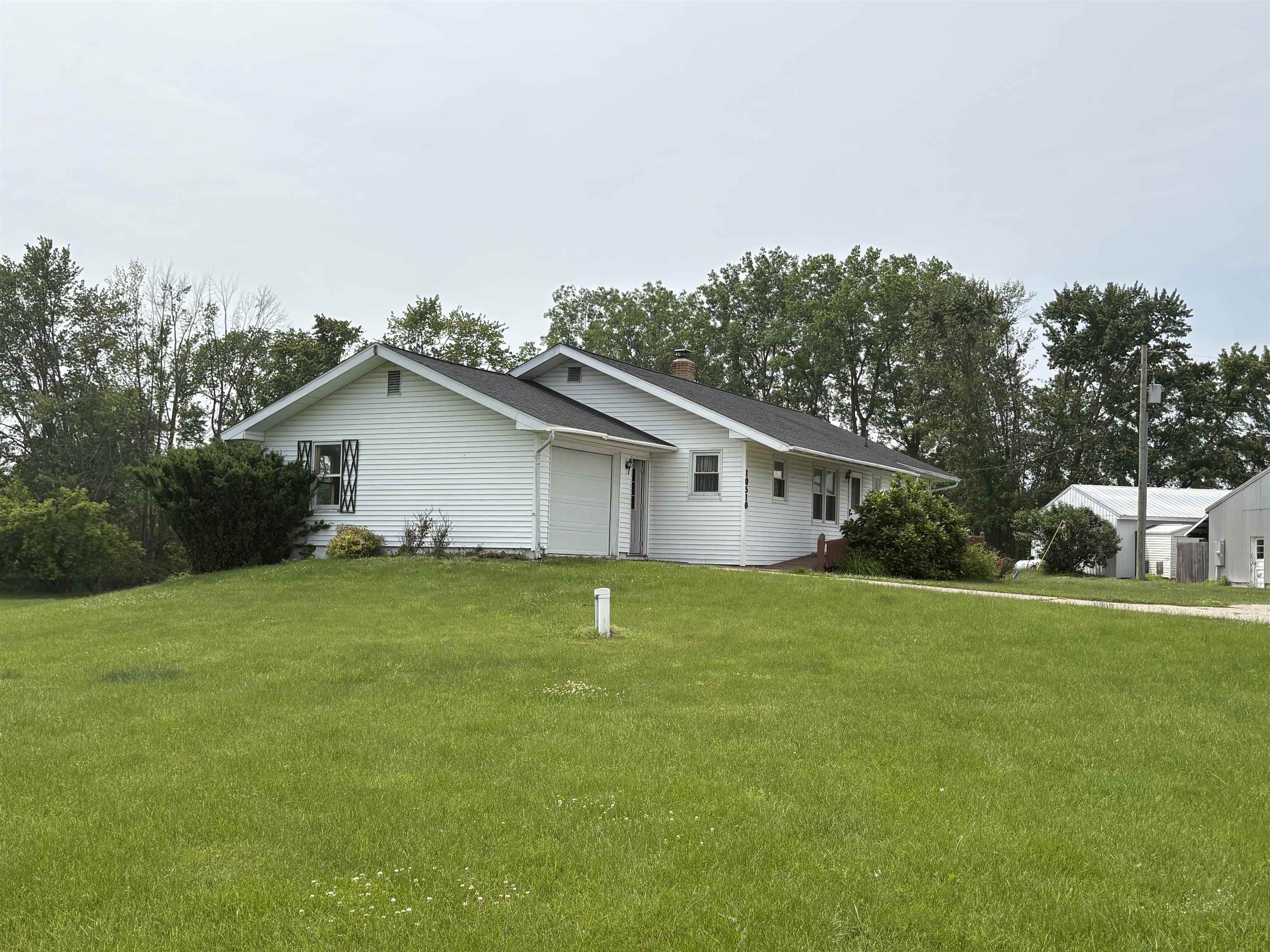 10510 South Hemlock Road Brant, MI 48614 - Photo 13 of 22 50178433-799381ac-a154-42e5-bde4-9f631e3cc2d7.JPG