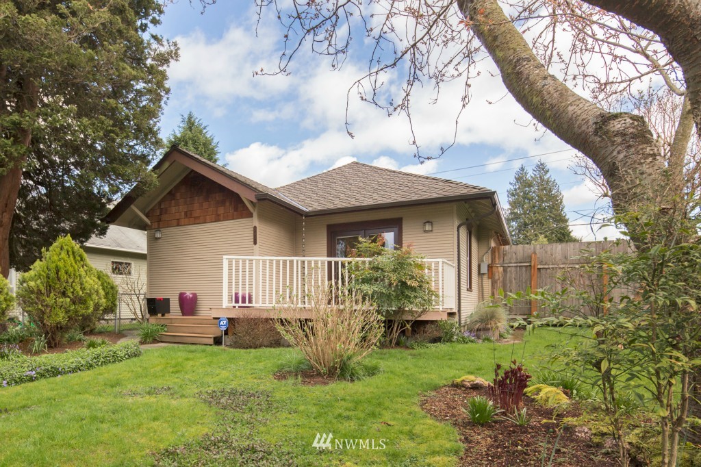 3417 Rockefeller Avenue Everett, WA 98201 - Photo 1 of 15