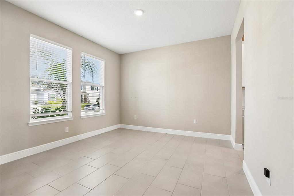 327 Mangrove Manor Drive Apollo Beach, FL 33572 - Photo 3 of 30