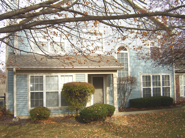 1237 Coldspring Road Elgin, IL 60120 - Photo 2 of 21