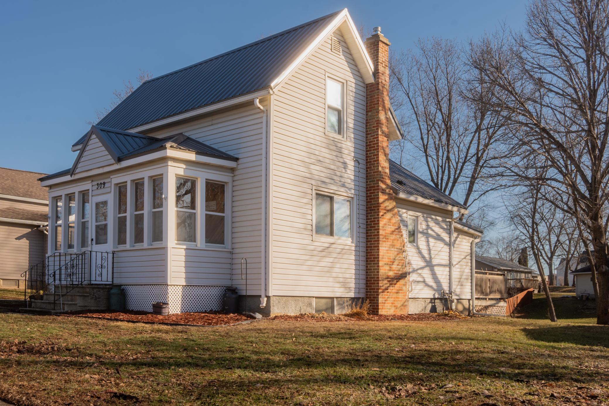 309 Center Avenue Spring Valley, MN 55975 - Photo 2 of 27