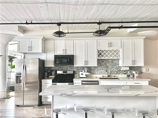 $2,900 | 200 North San Fernando Road, Unit 219, Los Angeles, CA 90031