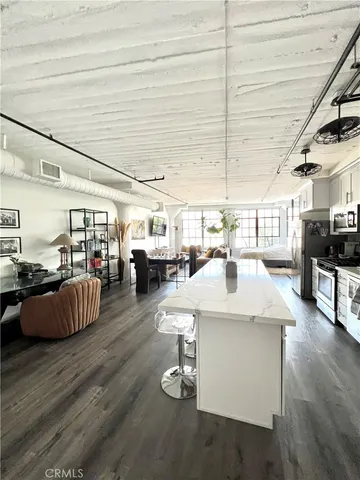 $2,900 | 200 North San Fernando Road, Unit 219, Los Angeles, CA 90031