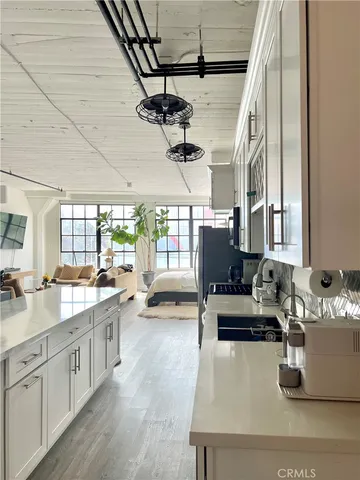 $2,900 | 200 North San Fernando Road, Unit 219, Los Angeles, CA 90031