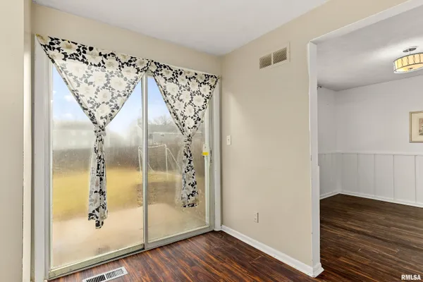 $149,900 | 1701 West Thames Drive, Peoria, IL 61614