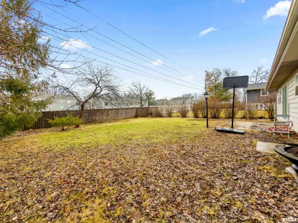 $149,900 | 1701 West Thames Drive, Peoria, IL 61614