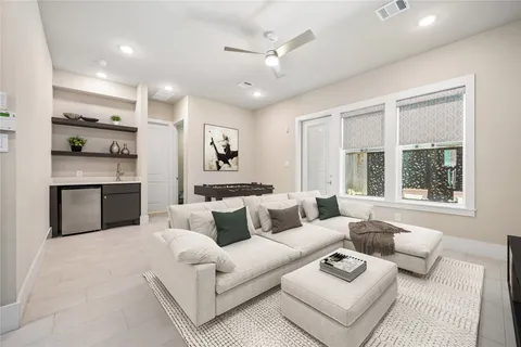 $700,000 | 2624 Fountain Key Boulevard, Houston, TX 77008