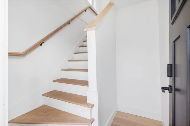 $1,299,999 | 7 Sheffield Avenue, Newport, RI 02840