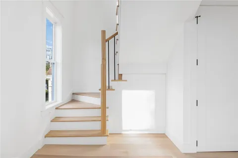 $1,299,999 | 7 Sheffield Avenue, Newport, RI 02840