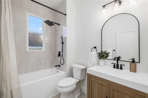 $1,299,999 | 7 Sheffield Avenue, Newport, RI 02840