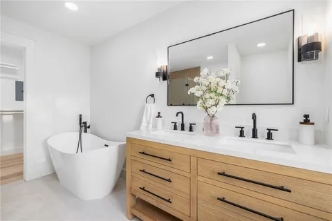 $1,299,999 | 7 Sheffield Avenue, Newport, RI 02840