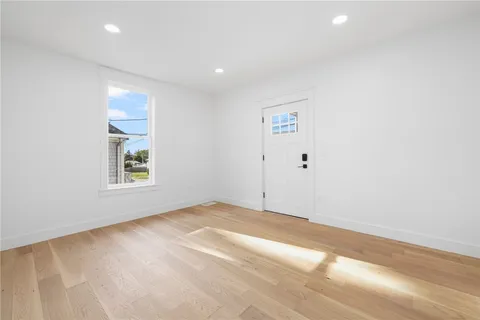 $1,299,999 | 7 Sheffield Avenue, Newport, RI 02840