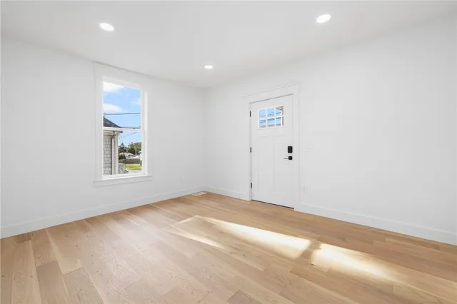 $1,299,999 | 7 Sheffield Avenue, Newport, RI 02840