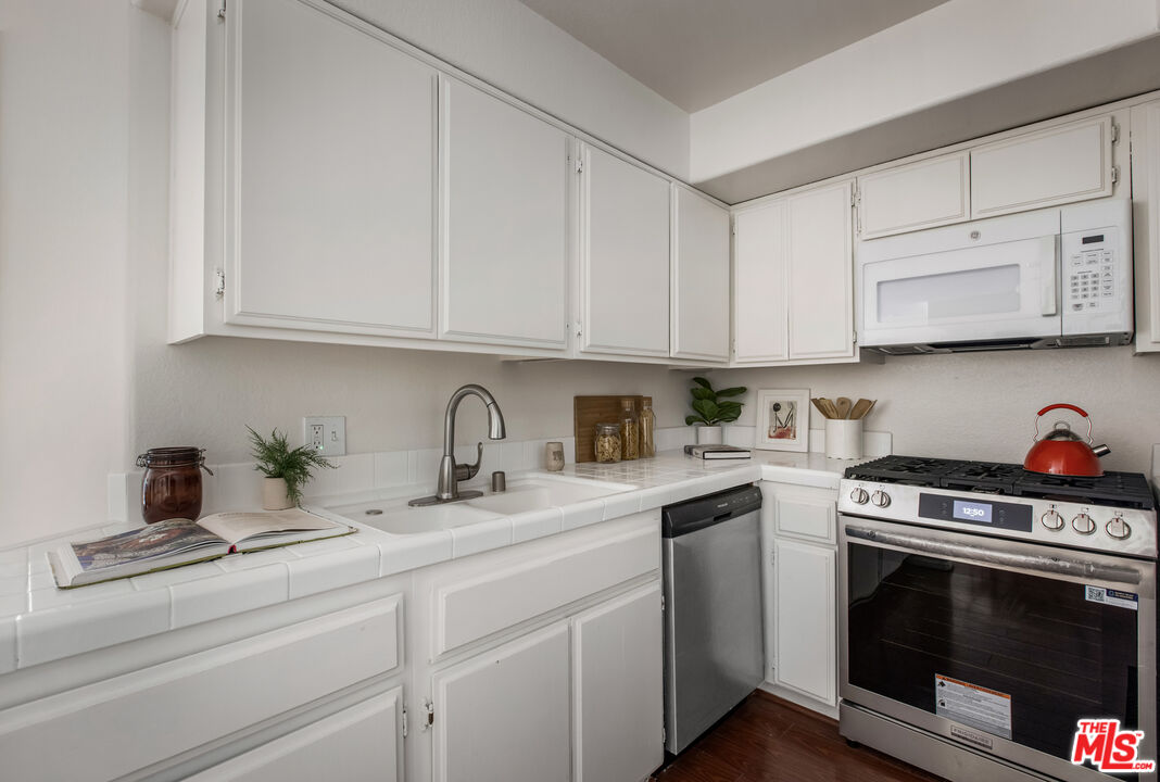 6140 Monterey Road, Unit 312 Los Angeles, CA 90042 - Photo 13 of 39