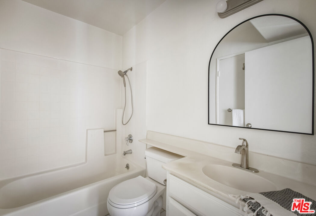 6140 Monterey Road, Unit 312 Los Angeles, CA 90042 - Photo 30 of 39