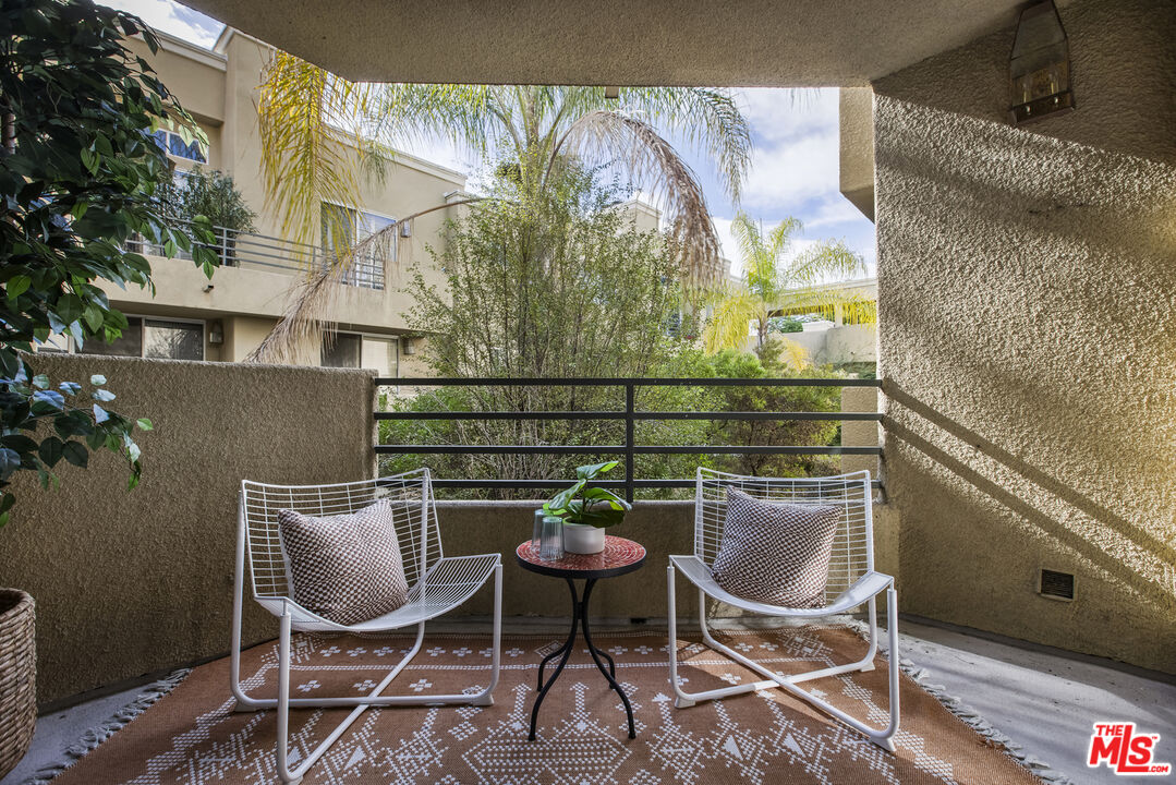 6140 Monterey Road, Unit 312 Los Angeles, CA 90042 - Photo 4 of 39