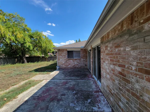 $1,950 | 18402 Tall Cypress Drive, Spring, TX 77388