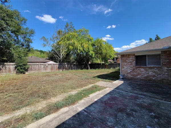 $1,950 | 18402 Tall Cypress Drive, Spring, TX 77388
