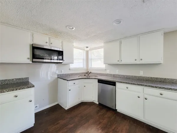 $1,950 | 18402 Tall Cypress Drive, Spring, TX 77388
