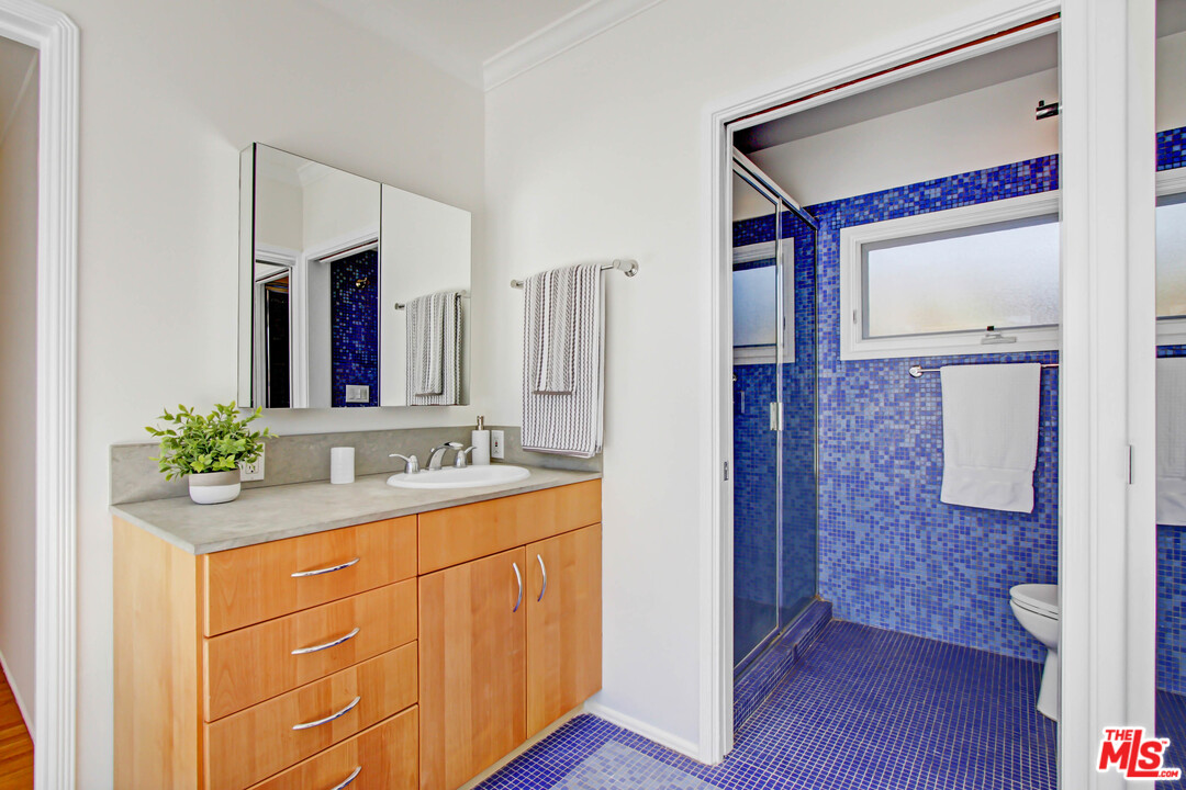 4247 Le Bourget Avenue Culver City, CA 90232 - Photo 9 of 14