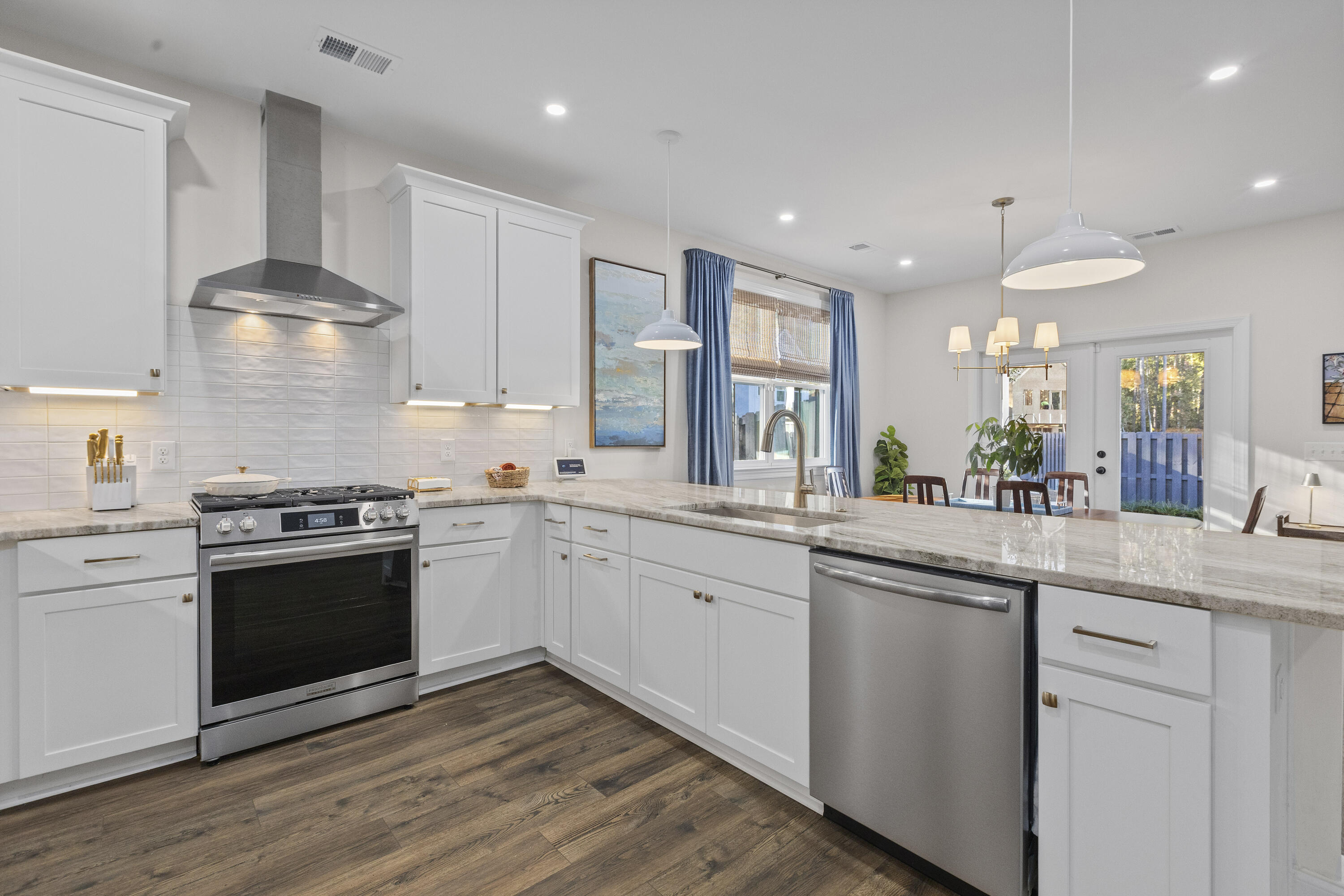 100 Risewell Court Johns Island, SC 29455 - Photo 9 of 35 100RisewellCt-CasaVerdeMediaLLC34