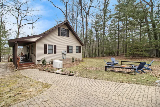 $304,500 | 9284 South Oxeye Avenue, Baldwin, MI 49304