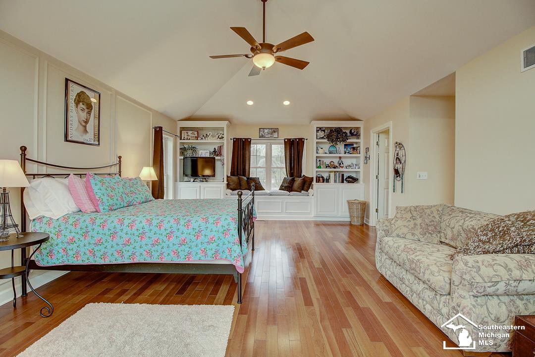 14225 Darling Road Milan, MI 48160 - Photo 23 of 39 50006608-22.JPG