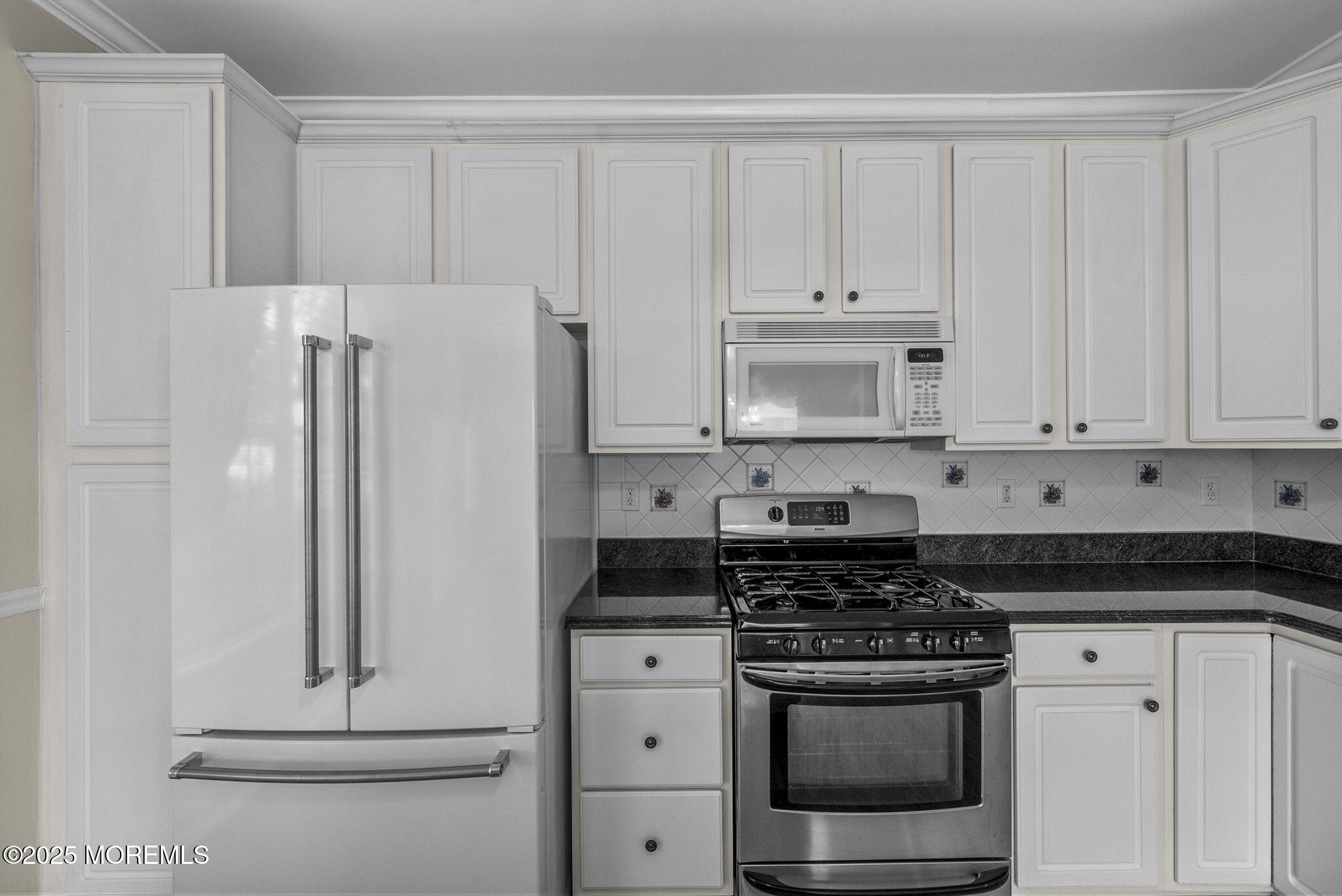 316 St Andrews Place Manalapan, NJ 07726 - Photo 14 of 42 36-web-or-mls-DSC09936