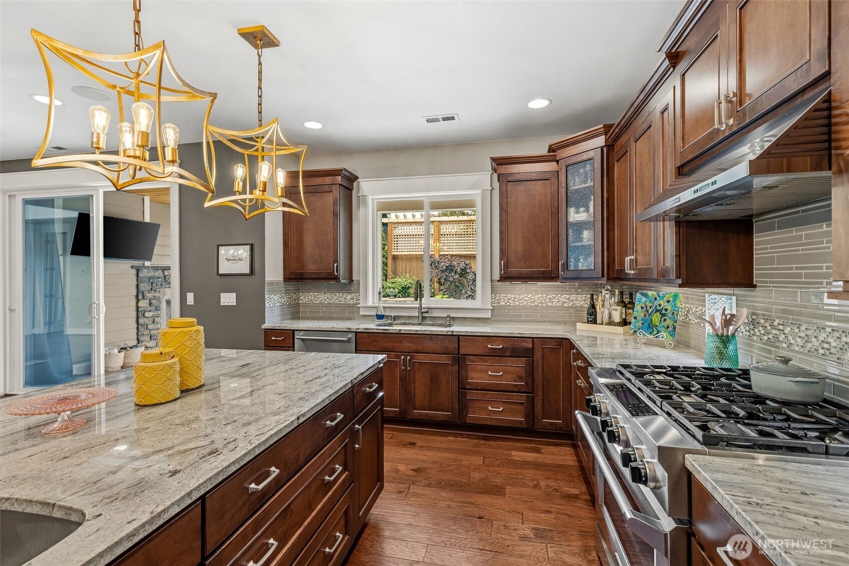 627 Southwest 185th Street Normandy Park, WA 98166 - Photo 9 of 38