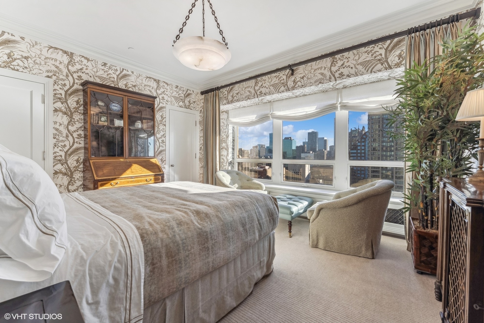 800 North Michigan Avenue, Unit 3501 Chicago, IL 60611 - Photo 47 of 57 a bedroom with a bed and a large window