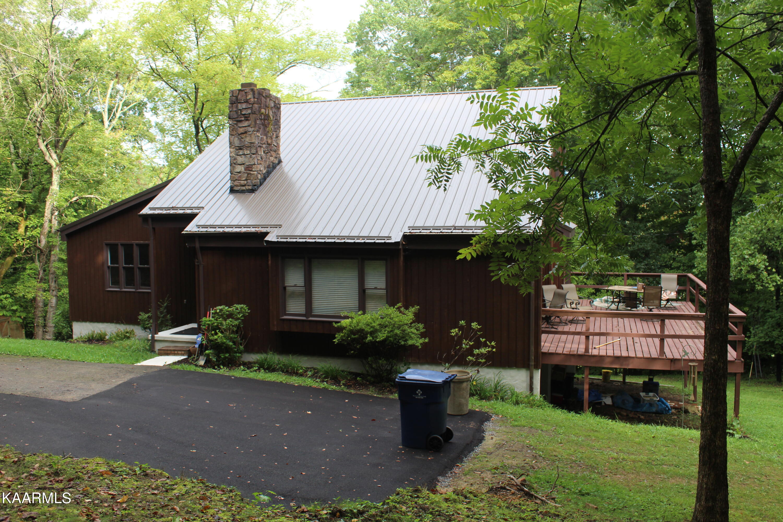 165 Lake Hill Road Middlesboro, KY 40965 - Photo 1 of 56 IMG_0187