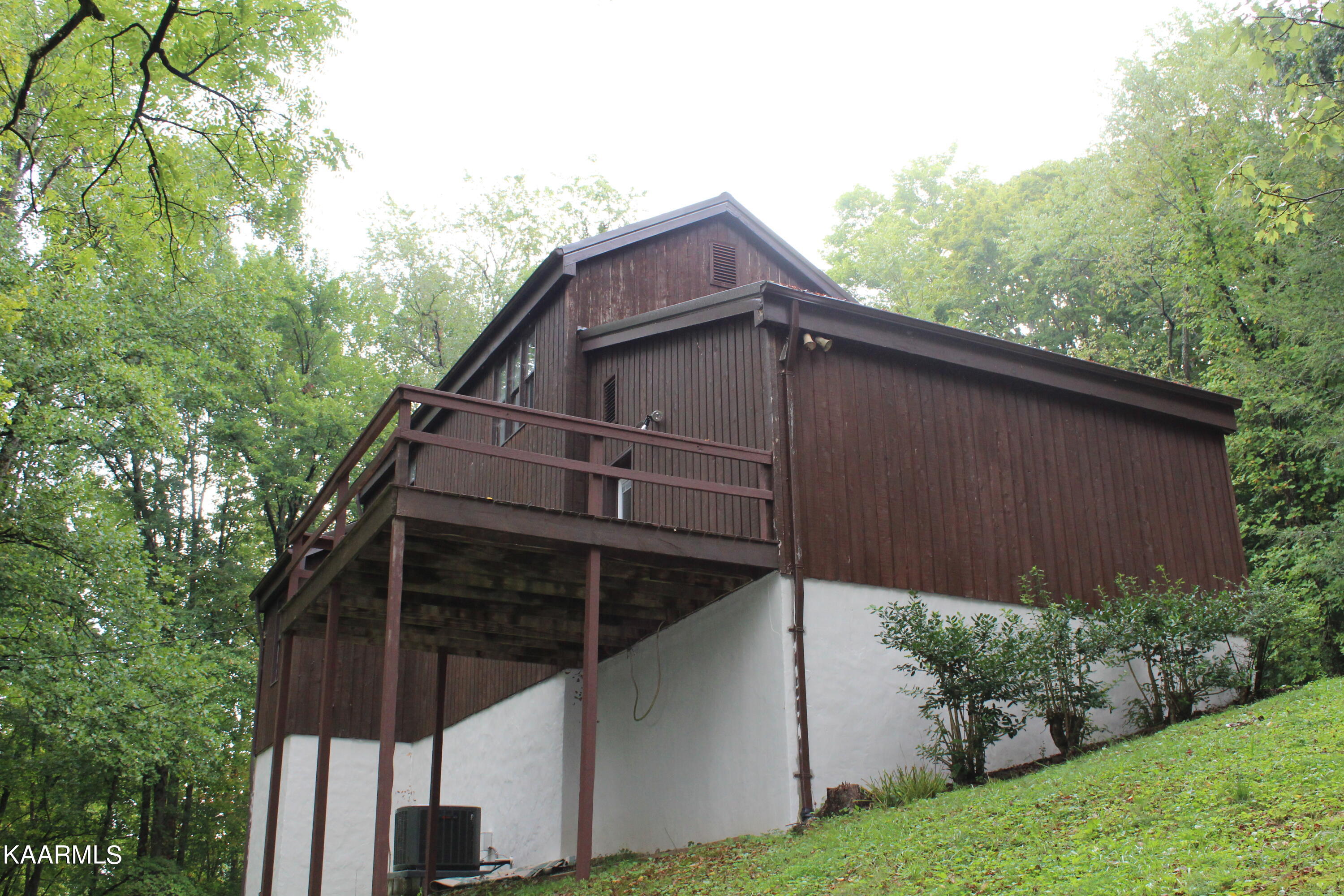 165 Lake Hill Road Middlesboro, KY 40965 - Photo 7 of 56 IMG_0173