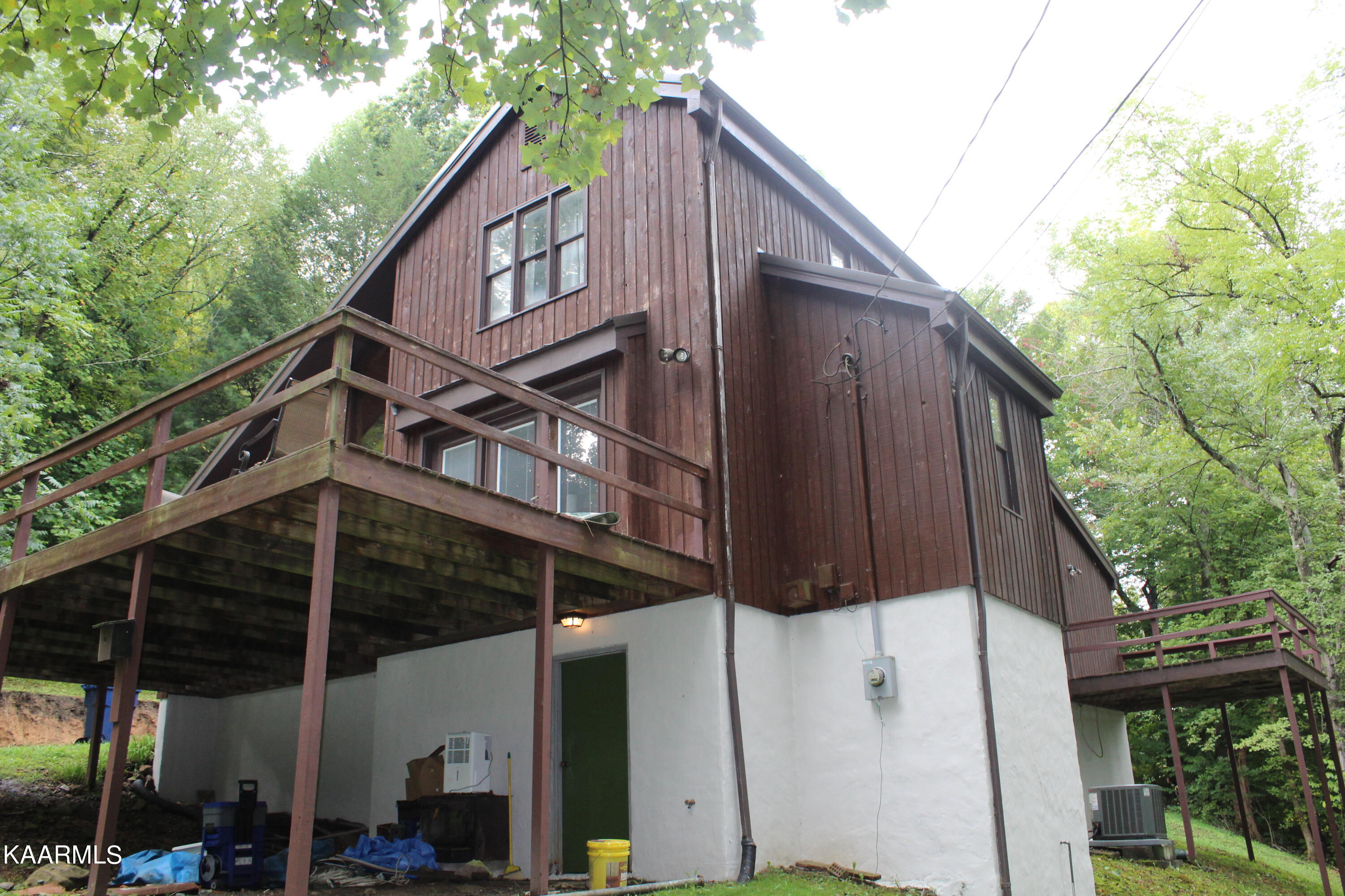 165 Lake Hill Road Middlesboro, KY 40965 - Photo 8 of 56 IMG_0177