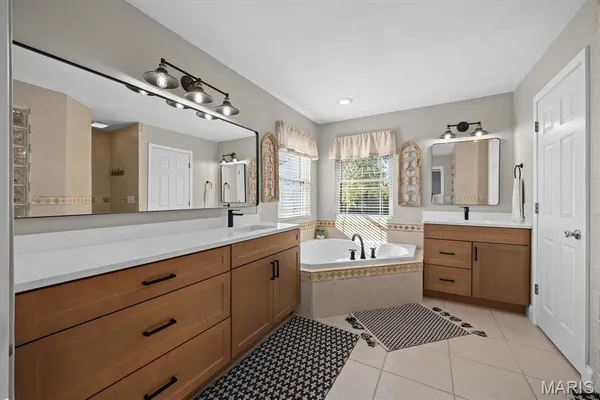 $795,000 | 5297 Millennium Court, Edwardsville, IL 62025