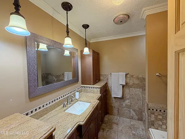 $340,000 | 1302 Highway 16, Carthage, MS 39051