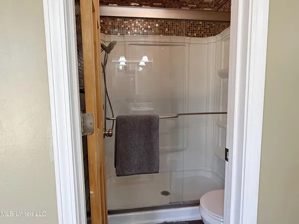 $340,000 | 1302 Highway 16, Carthage, MS 39051