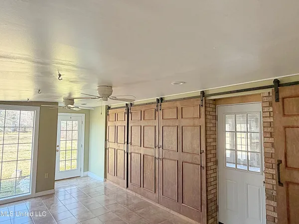 $340,000 | 1302 Highway 16, Carthage, MS 39051