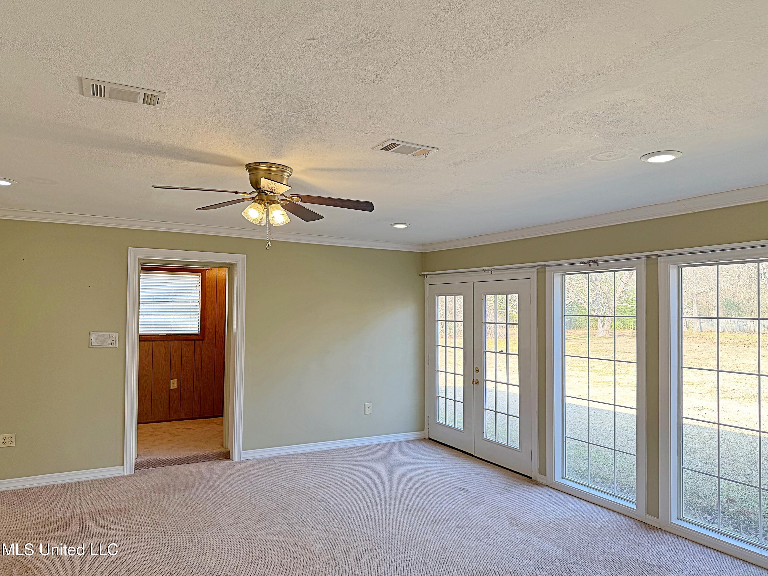 1302 Highway 16 Carthage, MS 39051 - Photo 18 of 37 Room ?