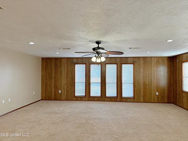 $340,000 | 1302 Highway 16, Carthage, MS 39051