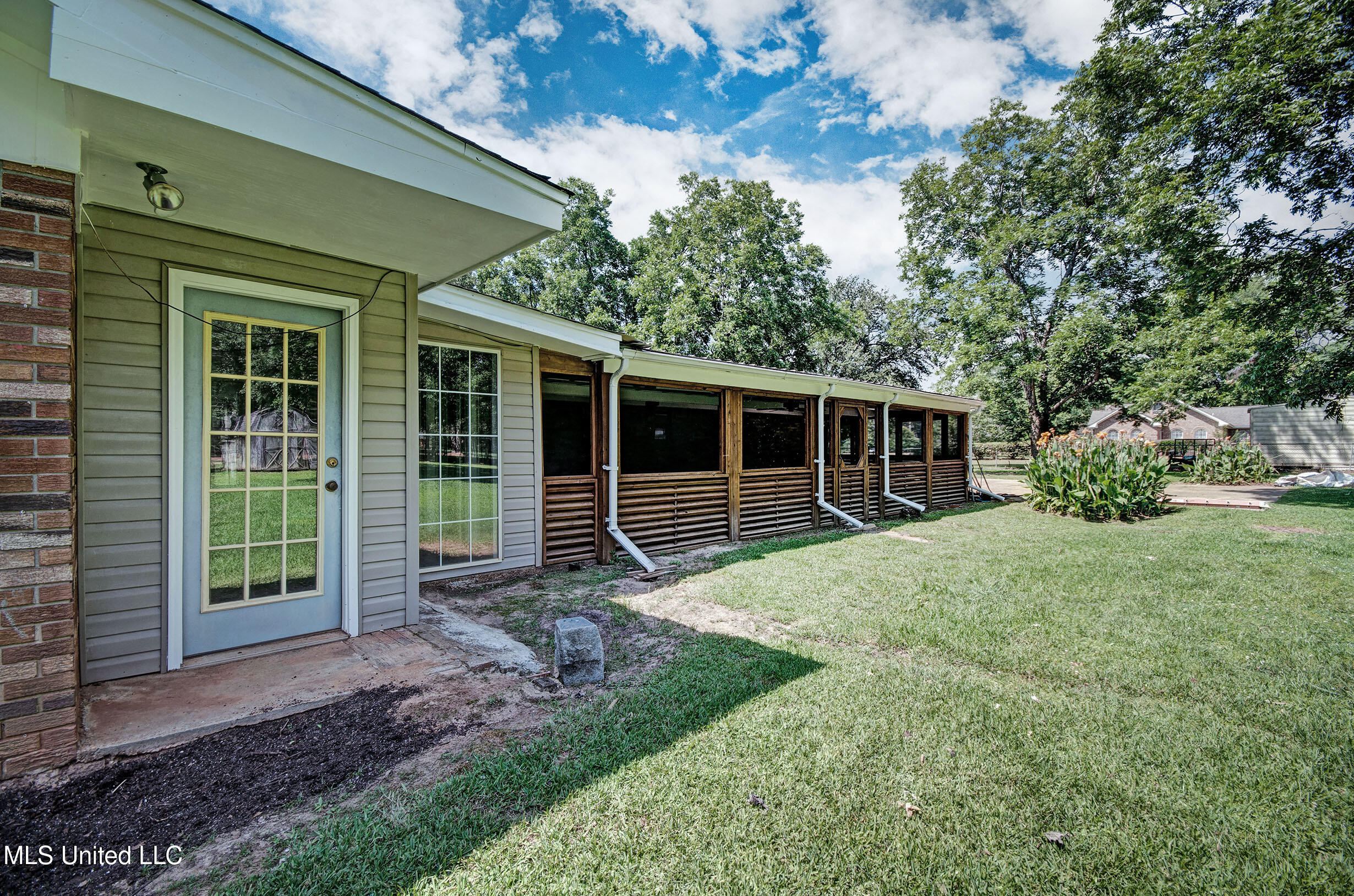 1302 Highway 16 Carthage, MS 39051 - Photo 25 of 37 IMGP9592_3_4