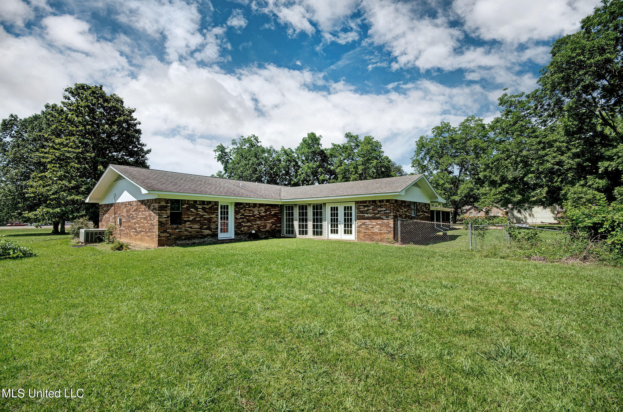 1302 Highway 16 Carthage, MS 39051 - Photo 27 of 37 IMGP9565_6_7