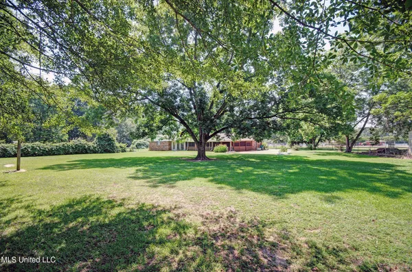 $340,000 | 1302 Highway 16, Carthage, MS 39051