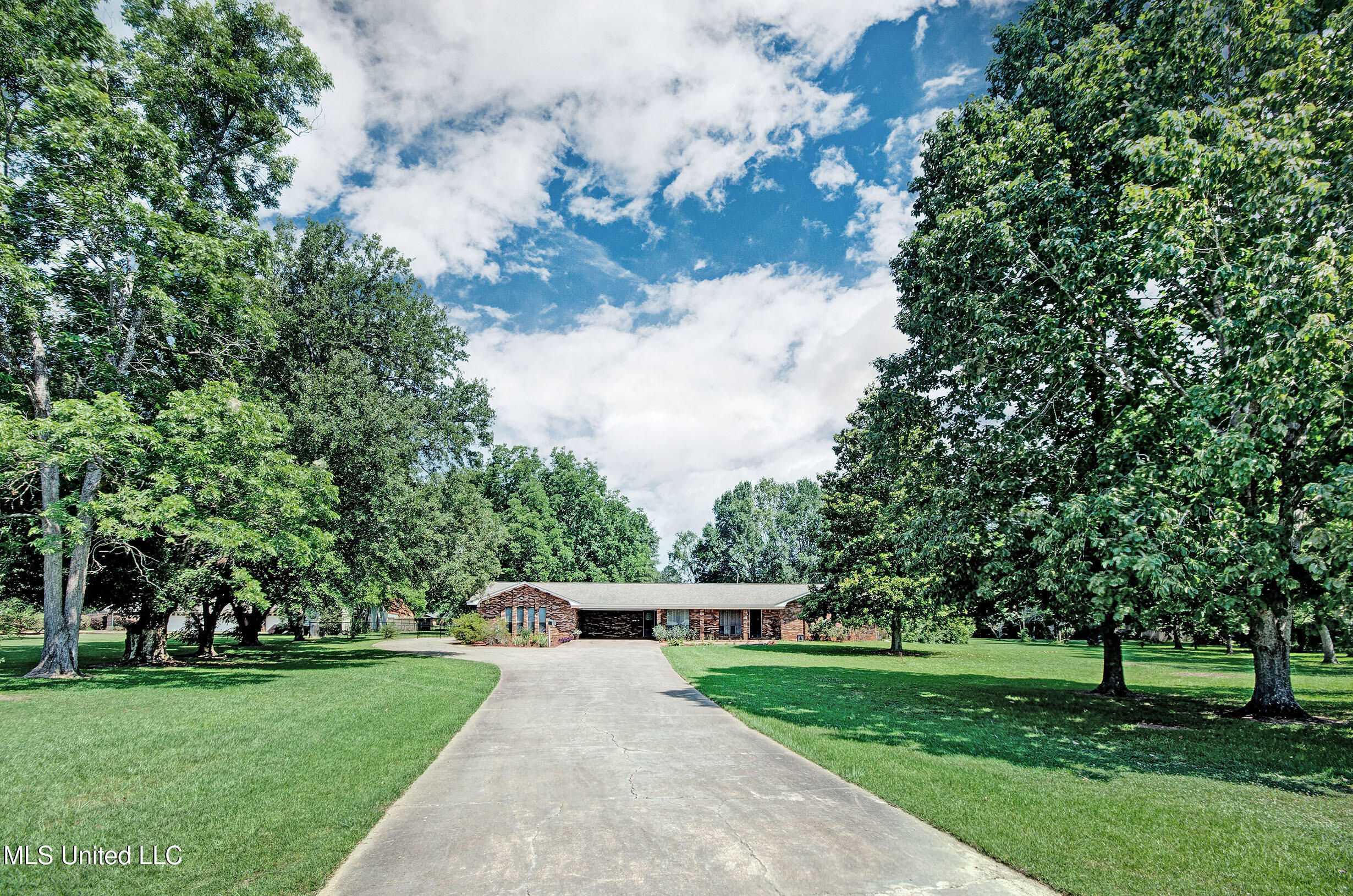 1302 Highway 16 Carthage, MS 39051 - Photo 37 of 37 IMGP9508_09_10