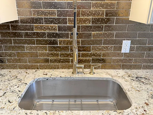 $340,000 | 1302 Highway 16, Carthage, MS 39051