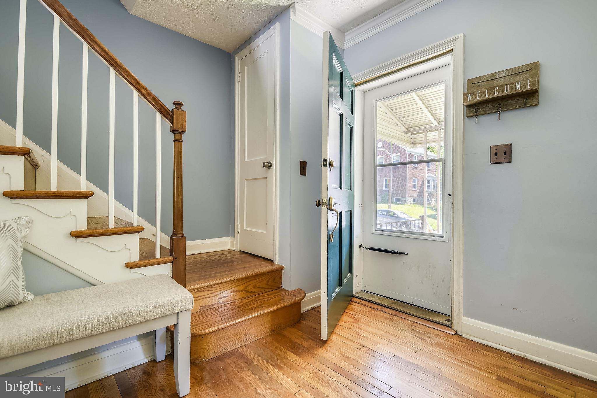 31 Briarwood Road Baltimore, MD 21228 - Photo 2 of 33 Entry