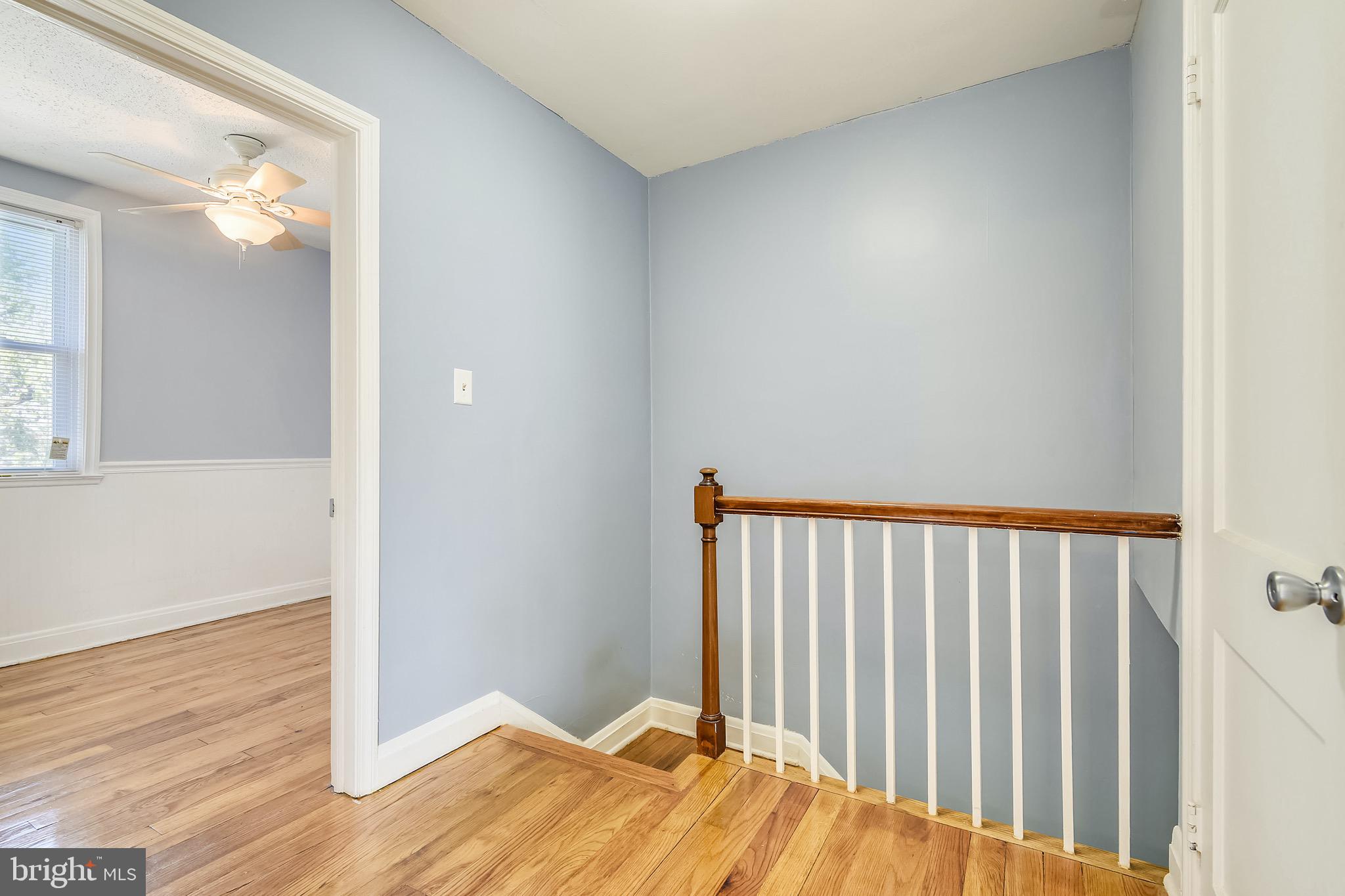 31 Briarwood Road Baltimore, MD 21228 - Photo 14 of 33 Upper level landing