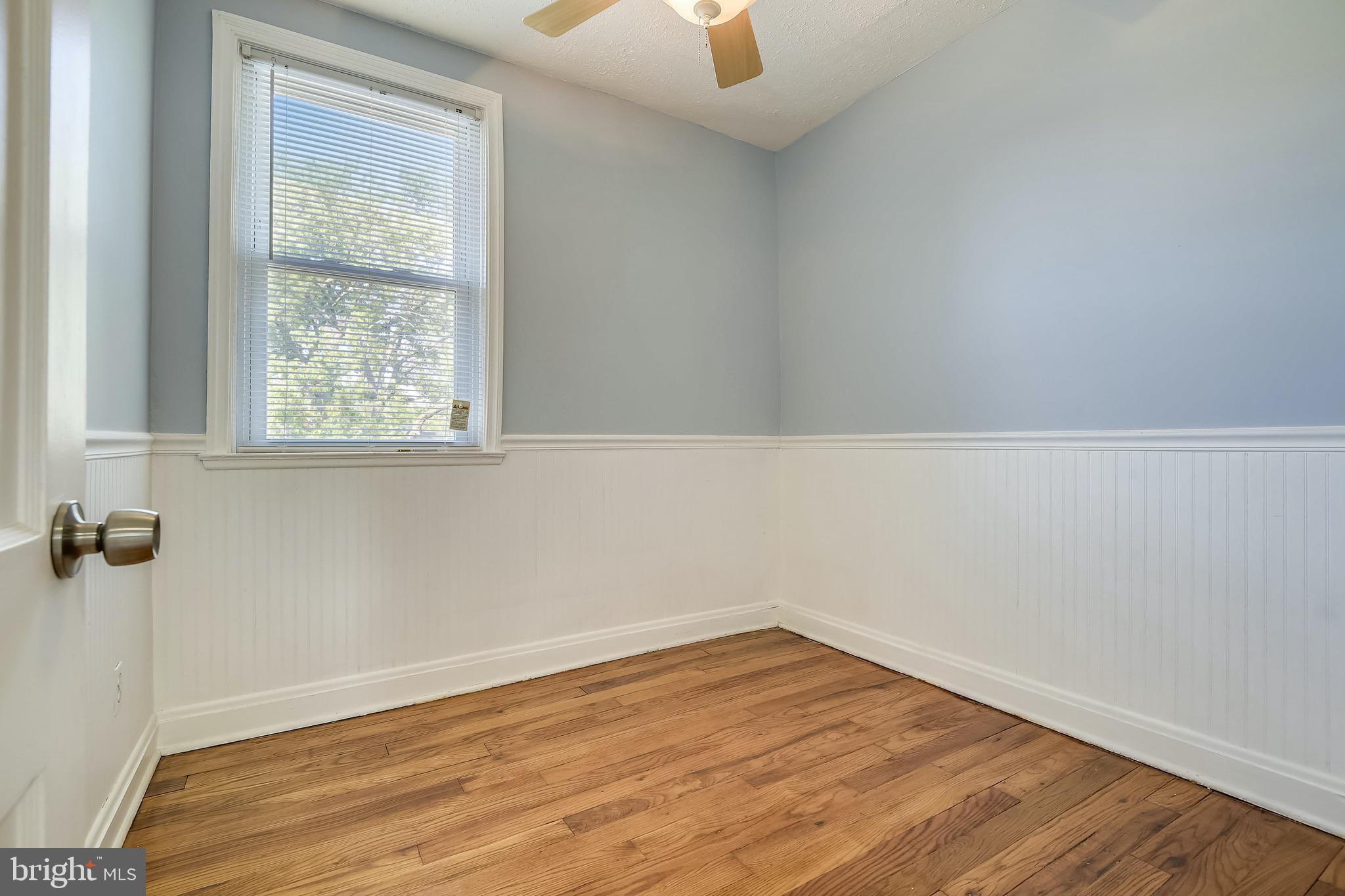31 Briarwood Road Baltimore, MD 21228 - Photo 20 of 33 3rd bedroom